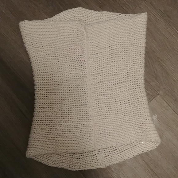 Betsy Johnson Infinity Scarf! - Picture 4 of 5